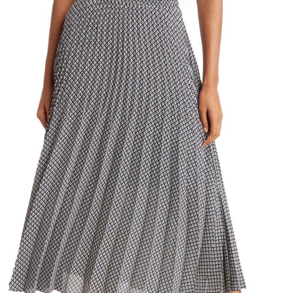 Pleated midi skirt